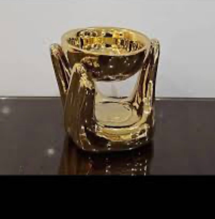 Diffuseur d’Huiles Essentielles en Céramique – Design Mains Élégantes