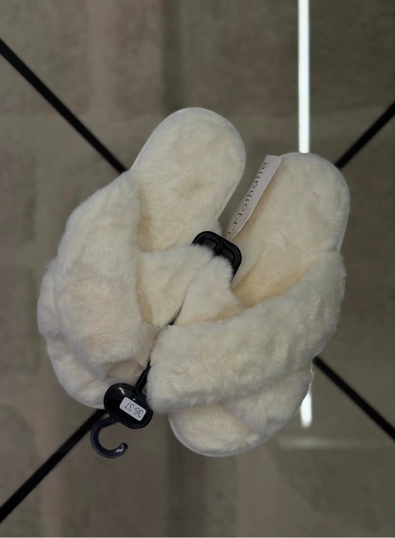 🩷 Chaussons Fourrés May’Secrets – Confort & Douceur Ultime