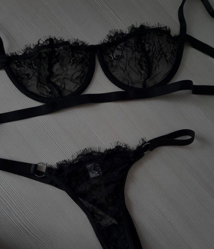 Ensemble lingerie dentelle sensuelle – Soutien-gorge & string raffinés