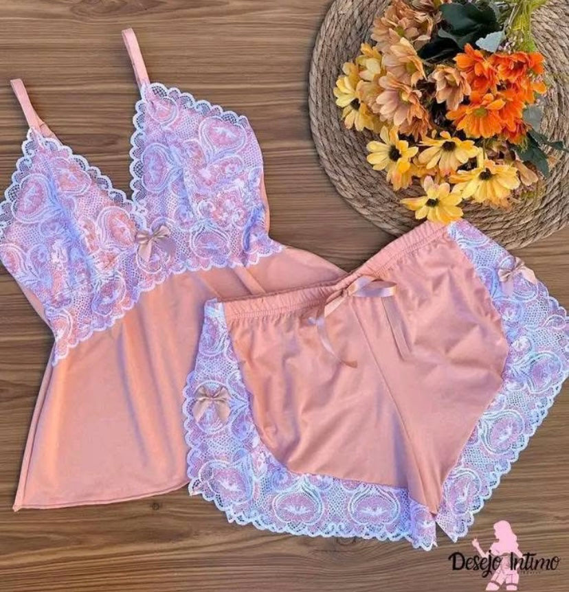 Ensemble de Nuit "Douce Romance" – Satin et Dentelle