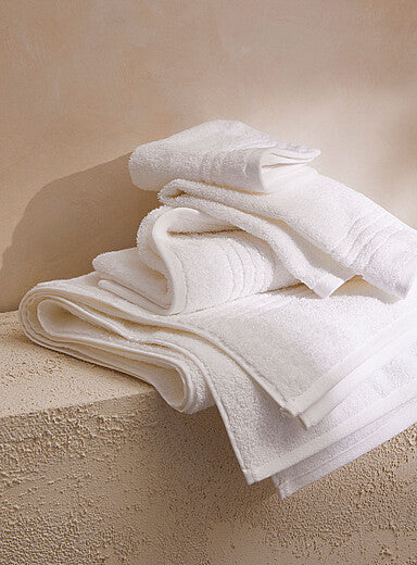 🧺 Serviette de Bain Luxe – May’Secrets Collection