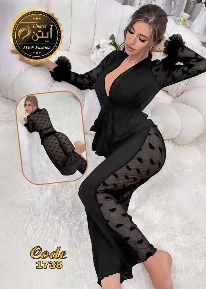 Combinaison de Nuit Élégante avec Voile Transparent & Détails Plume