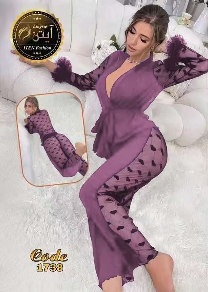 Combinaison de Nuit Élégante avec Voile Transparent & Détails Plume