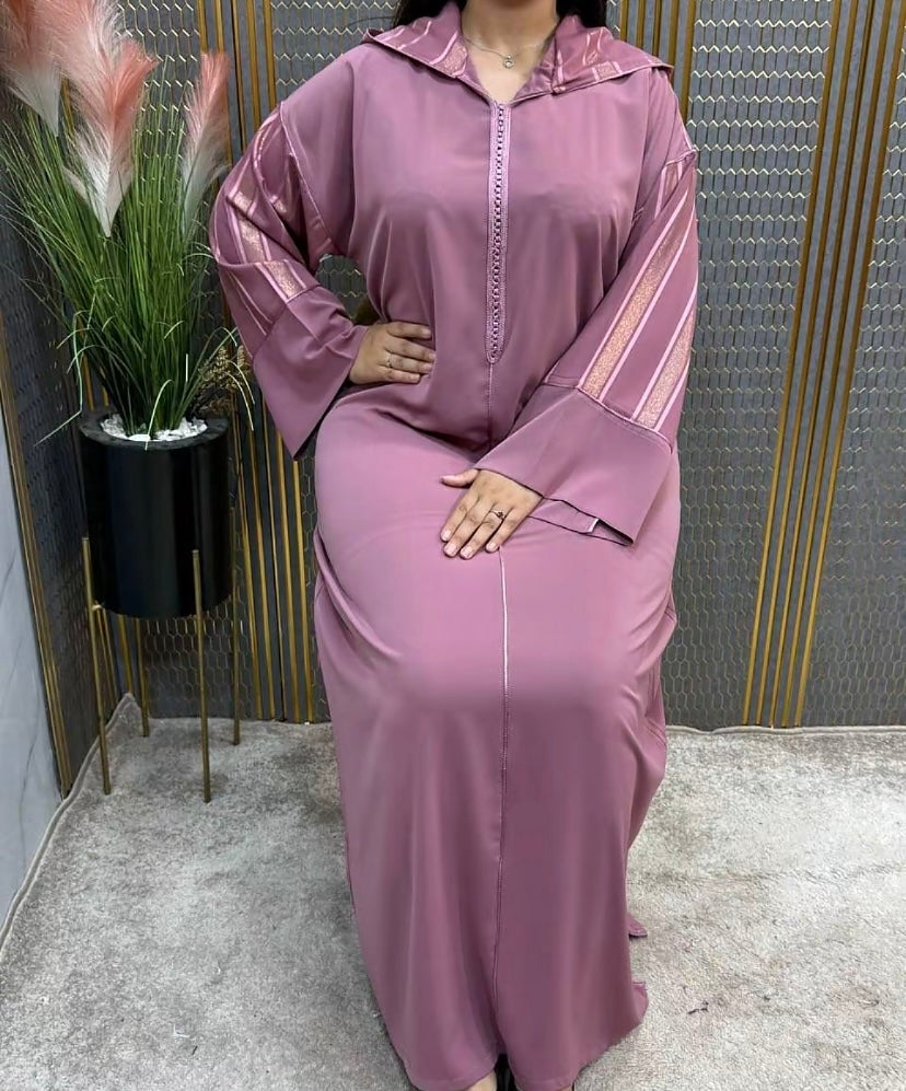 Djellaba Moderne – Détails Scintillants & Sfifa