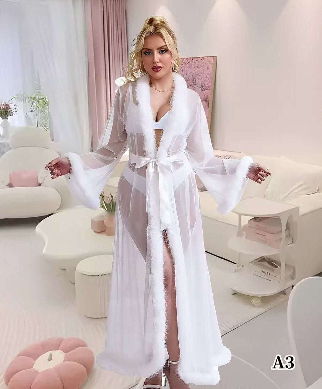 Peignoir Long de Luxe en Voile Transparent et Bordure Fourrure