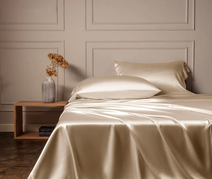 Drap en satin de soie – Luxe & Sensualité