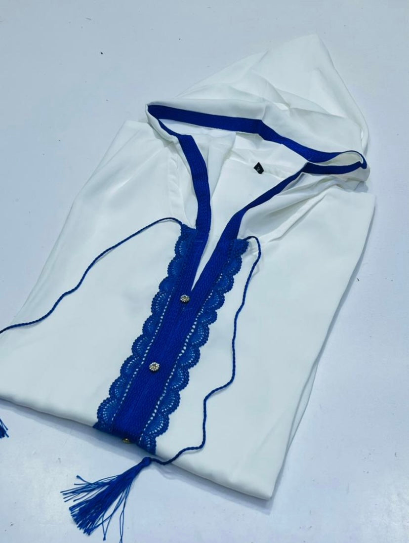 Djellaba Moderne – Broderie Dentelle & Pompons