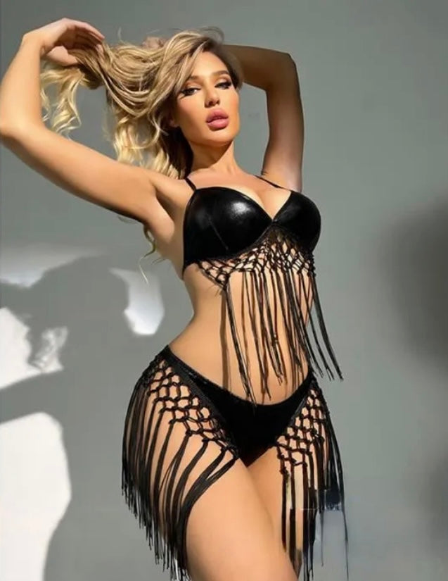 Nuisette Résille Cuir Verni Sensuelle à Franges – Lingerie Audacieuse