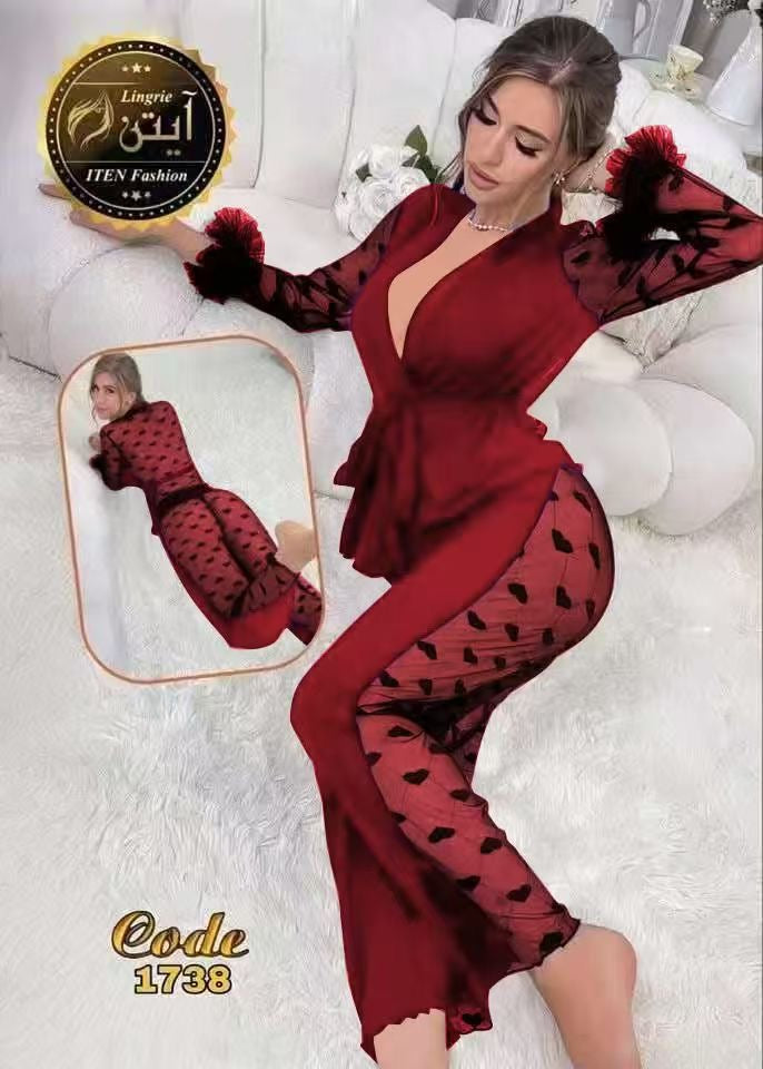 Combinaison de Nuit Élégante avec Voile Transparent & Détails Plume