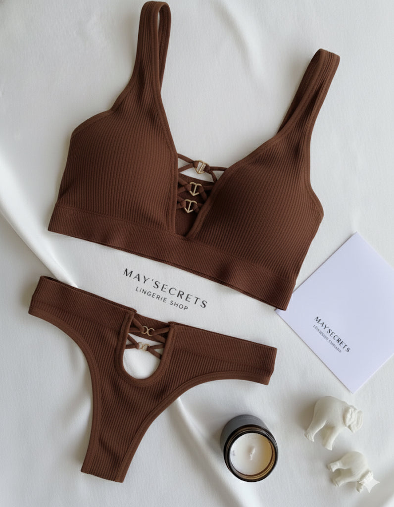 Le Duo Ultime : Ensemble Côtelé Push-Up & Laçage Doré