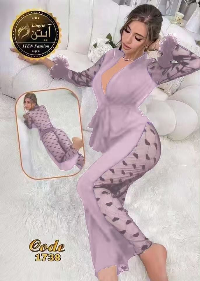 Combinaison de Nuit Élégante avec Voile Transparent & Détails Plume