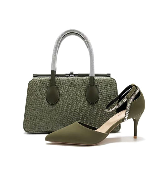 Ensemble Chic Sac à Main & Escarpins Pointus à Talon Fin – Élégance Assortie