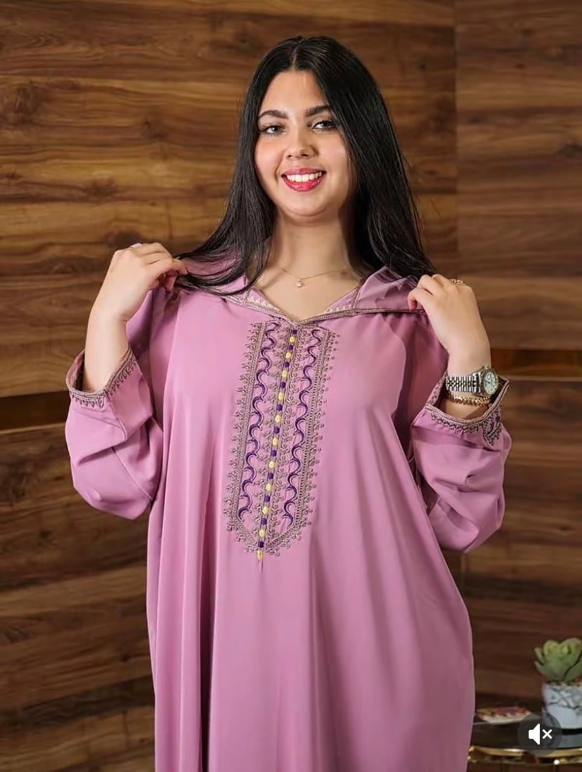 Djellaba Marocaine – Élégance Brodée et Coupe Moderne