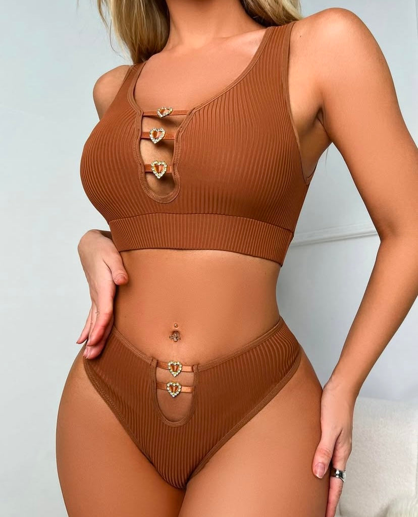 Le Duo Ultime : Ensemble Côtelé Push-Up & Laçage Doré