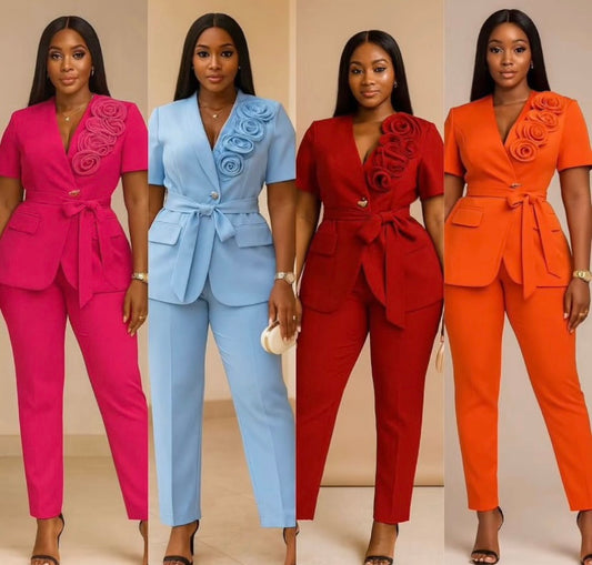 Ensemble Tailleur Chic Femme – Élégance Structurée & Détails Floraux